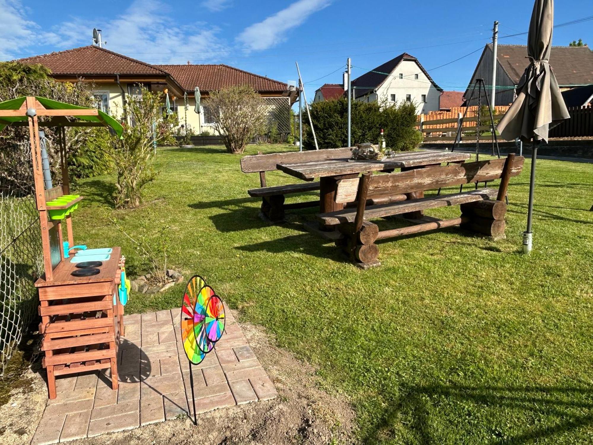 Ferienhaus Zittau Oberlausitz & Ferienwohnung Am Hamann Berg Ngoại thất bức ảnh